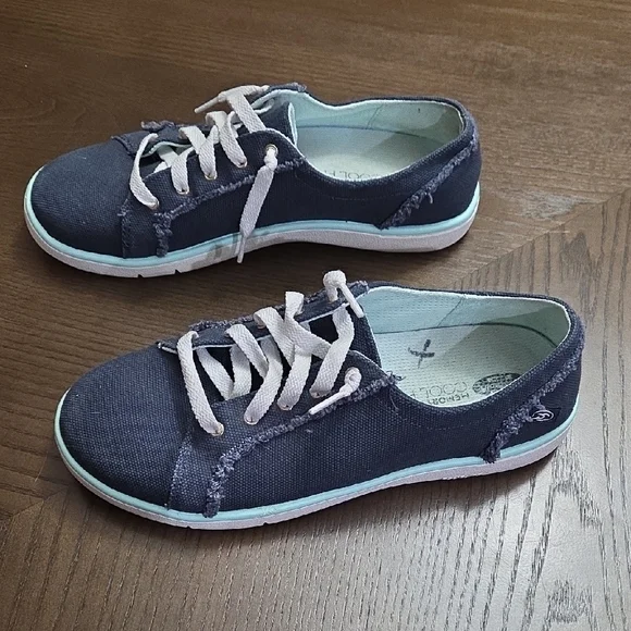 Dr. Scholl's Dark Blue Sneakers with White and Teal Accents - Picture 3 of 8